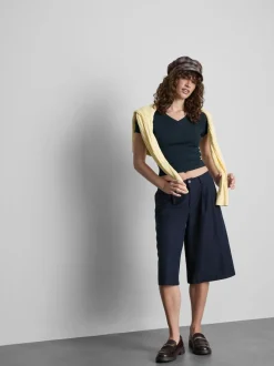The Primark Scene | Baby-T-Shirt mit hohem Baumwollanteil und V-Ausschnitt