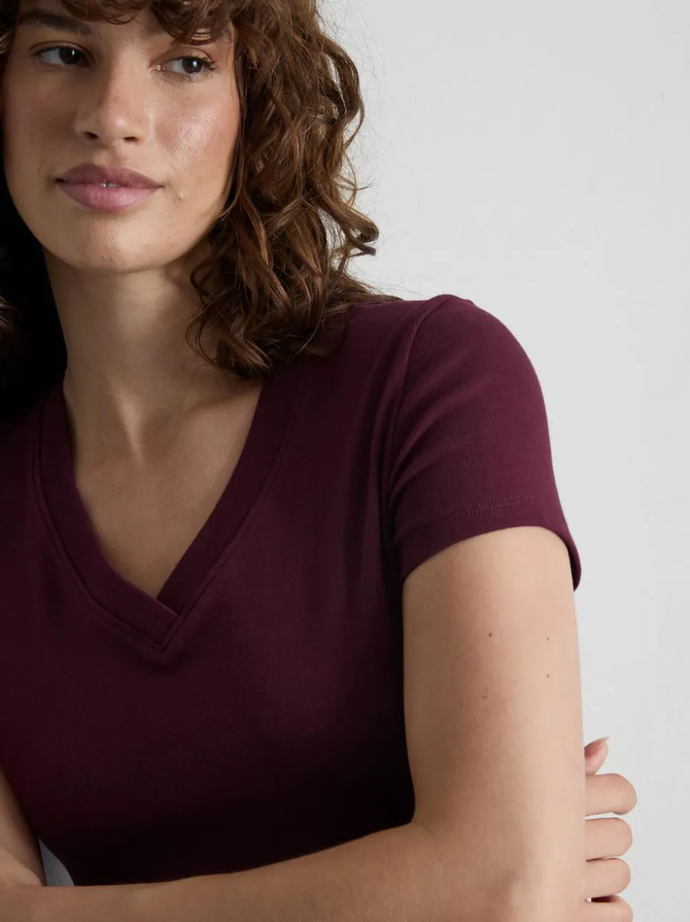 The Primark Scene | Baby-T-Shirt mit hohem Baumwollanteil und V-Ausschnitt
