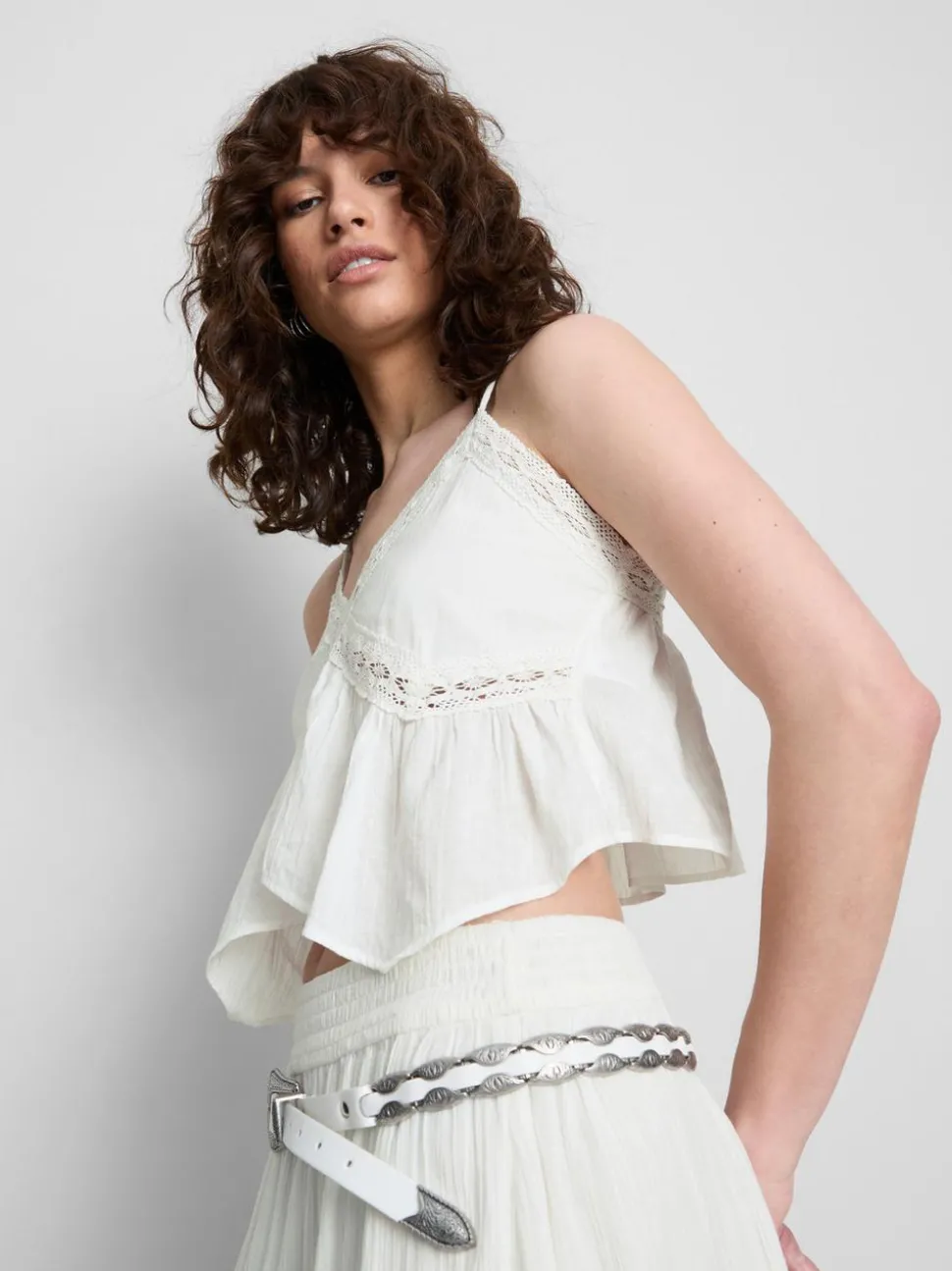 The Primark Scene | Baumwoll-Top mit Lochstickerei und V-Ausschnitt
