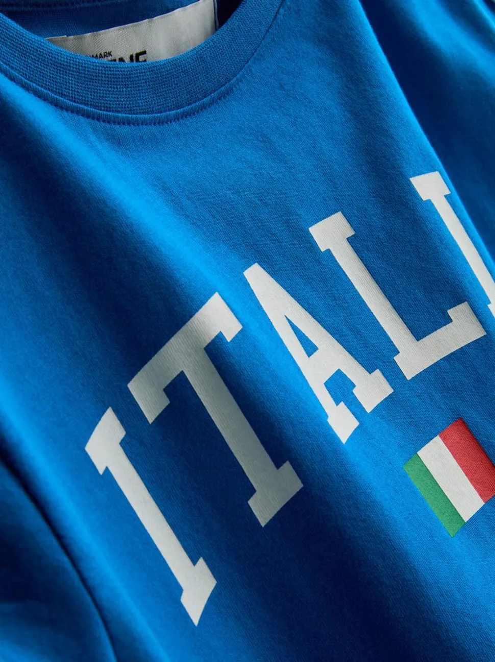 The Primark Scene | Gesmoktes „Italien“ Fußball-T-Shirt