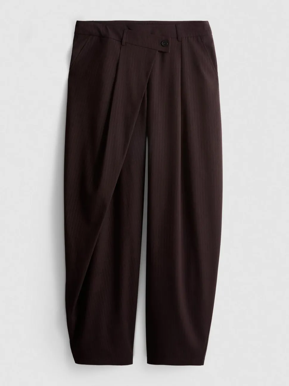 The Primark Scene | Hose mit Nadelstreifen und asymmetrischem Bund