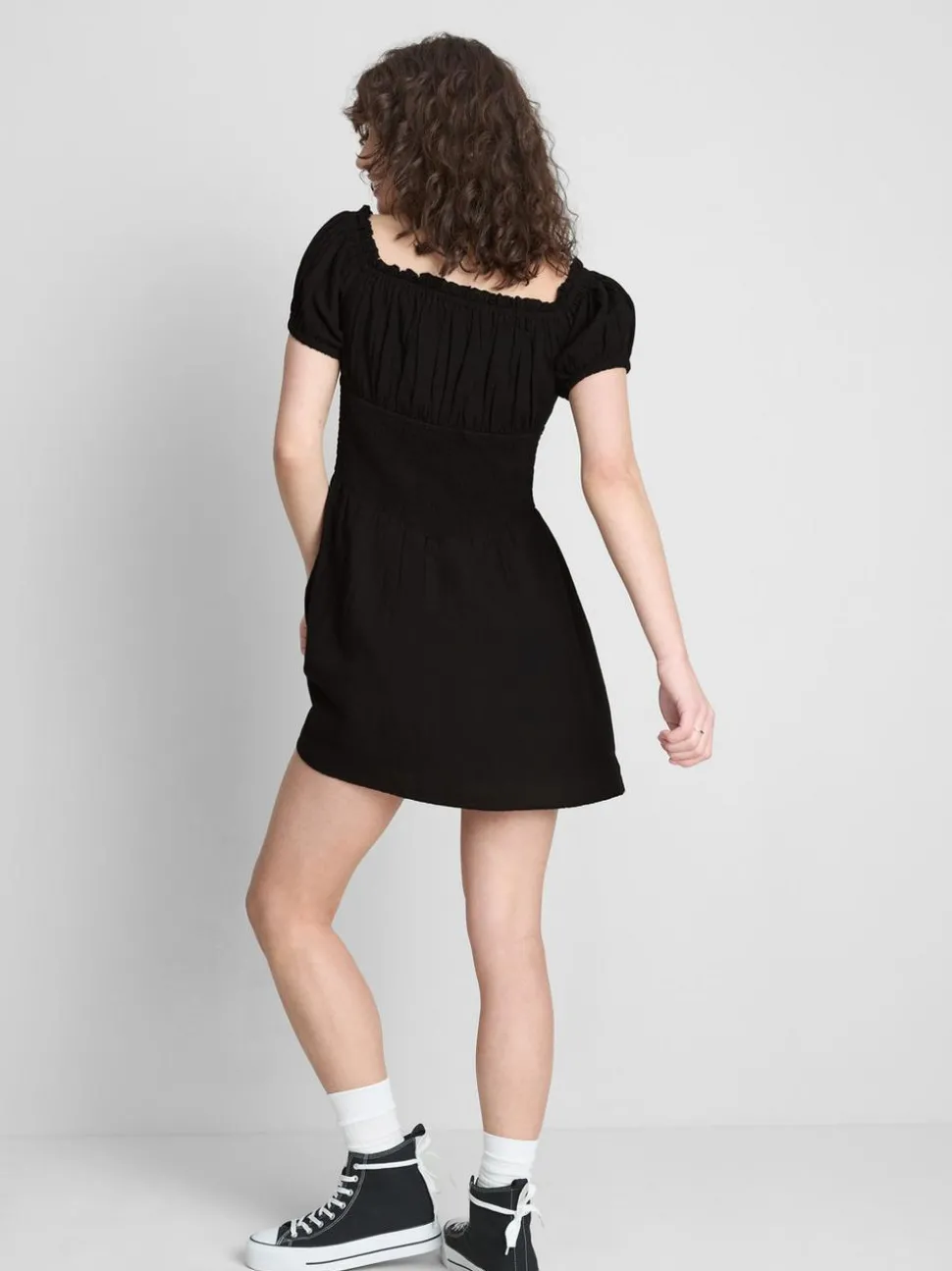 The Primark Scene | Milchmädchen-Minikleid in Korsagenoptik