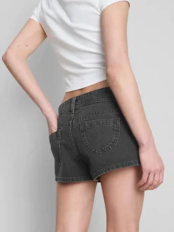 The Primark Scene | Nietenbesetzte Micro-Shorts aus Baumwoll-Denim