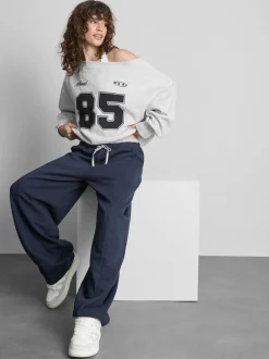 The Primark Scene | Schulterfreies Sweatshirt im College-Stil