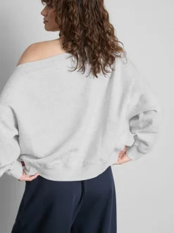 The Primark Scene | Schulterfreies Sweatshirt im College-Stil