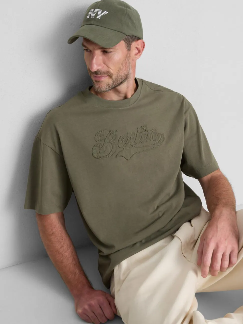 T-Shirt mit „Berlin“ Applikation