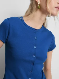 T-Shirt mit hohem Baumwollanteil und Knopfleiste