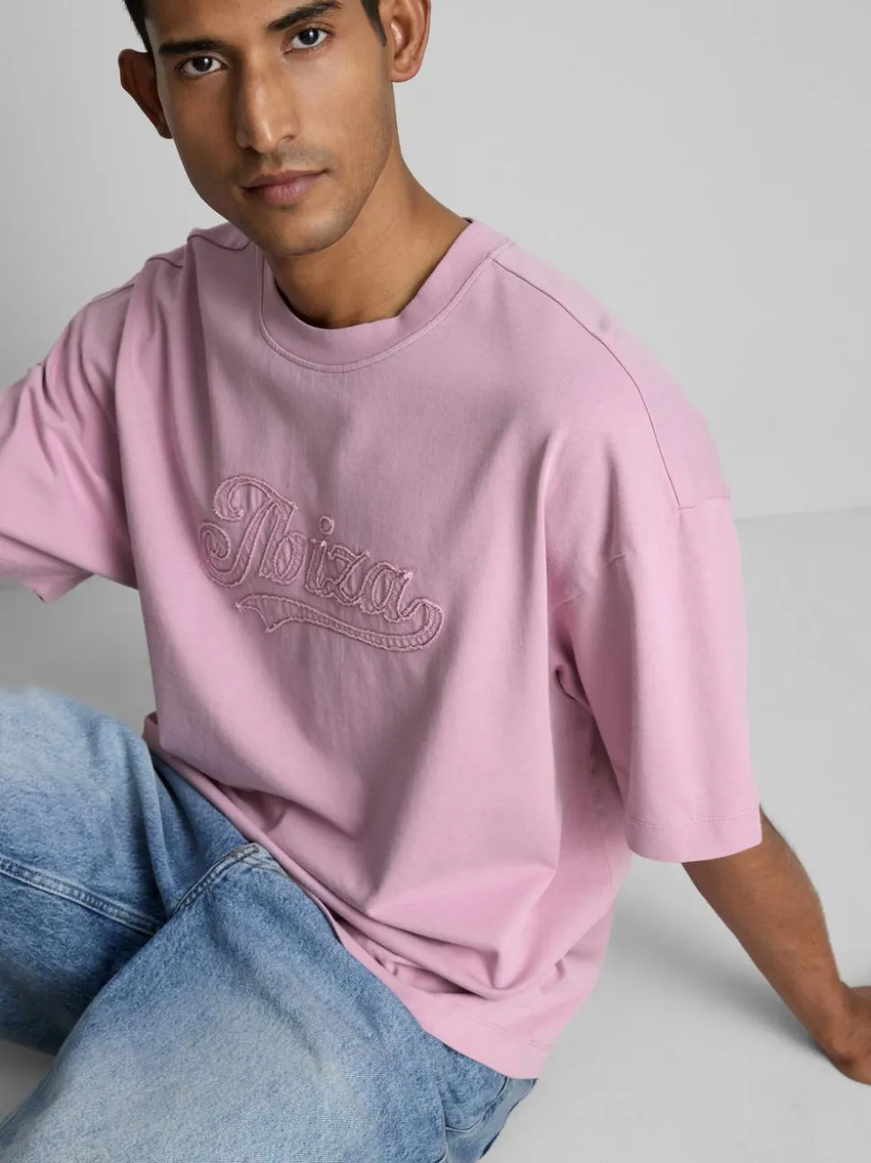 T-Shirt mit „Ibiza“ Stickerei