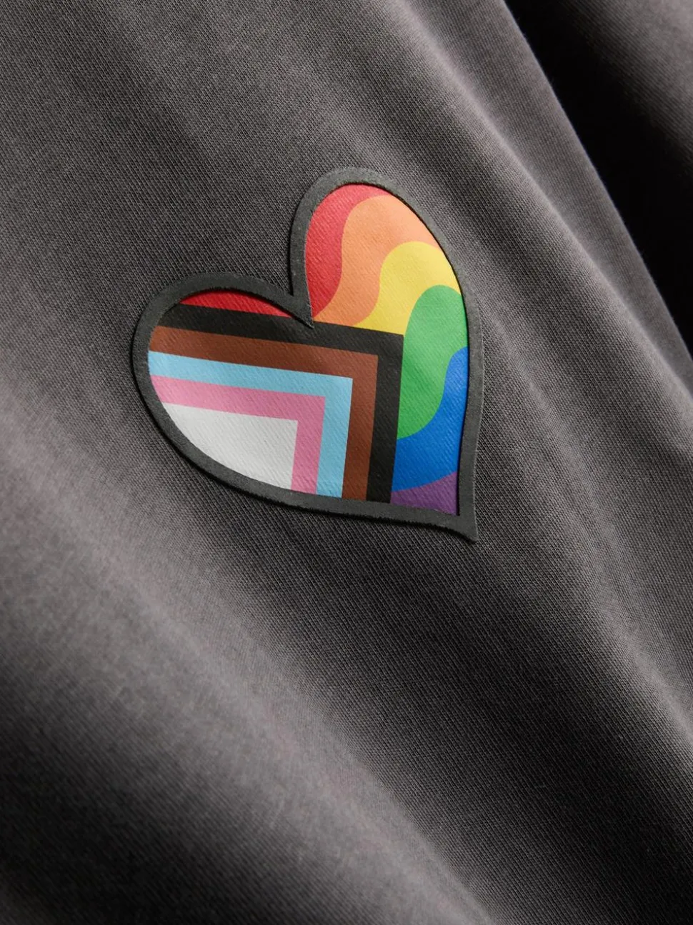 T-Shirt mit Pride-Herz-Grafik