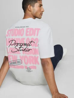T-Shirt mit „Prospect Studio“ Grafik
