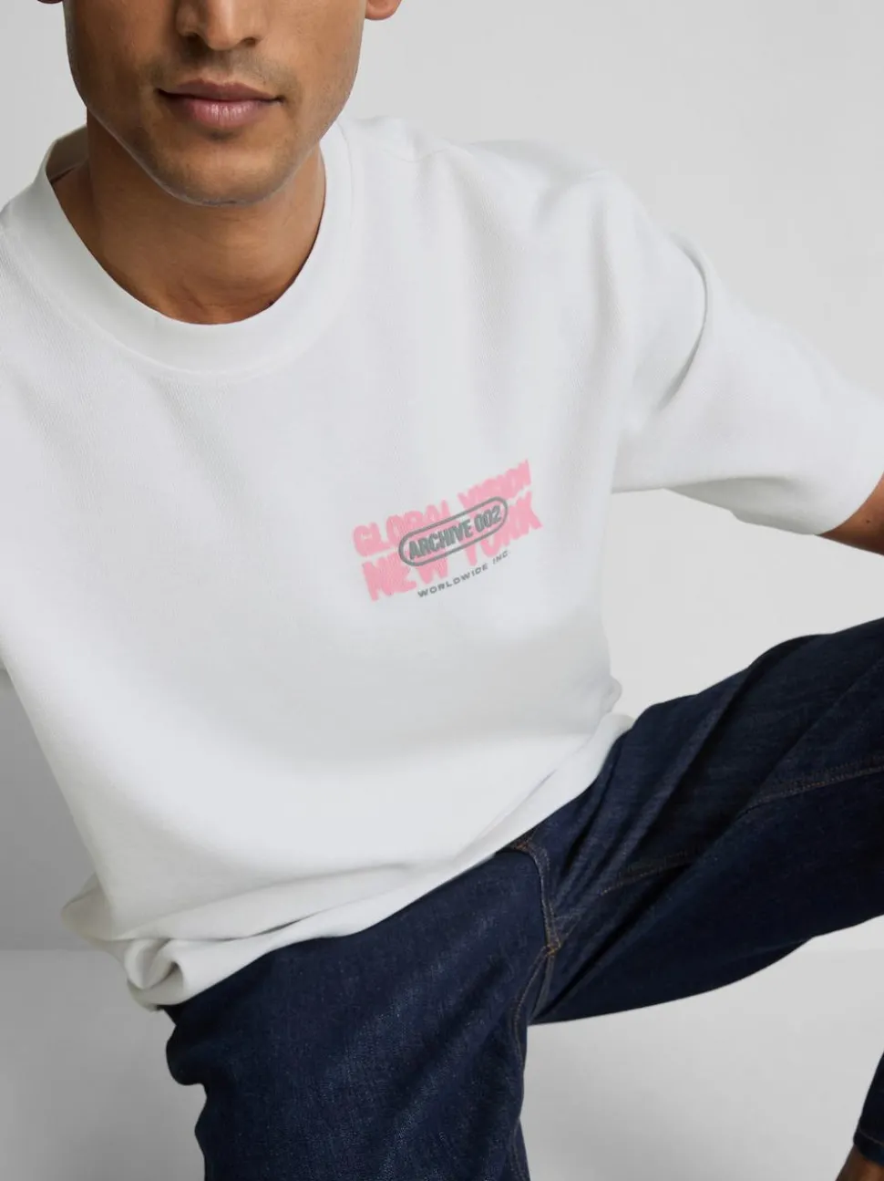 T-Shirt mit „Prospect Studio“ Grafik