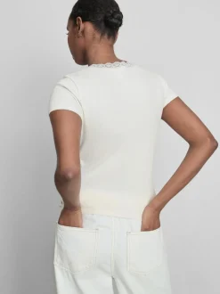 T-Shirt mit Spitzenbesatz und hohem Baumwollanteil