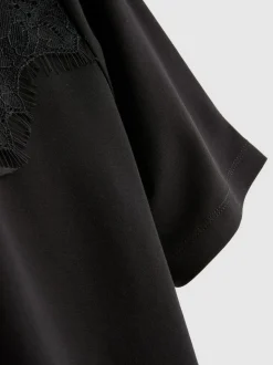 T-Shirt mit Spitzeneinsatz