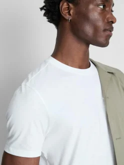Weißes T-Shirt in regulärer Passform