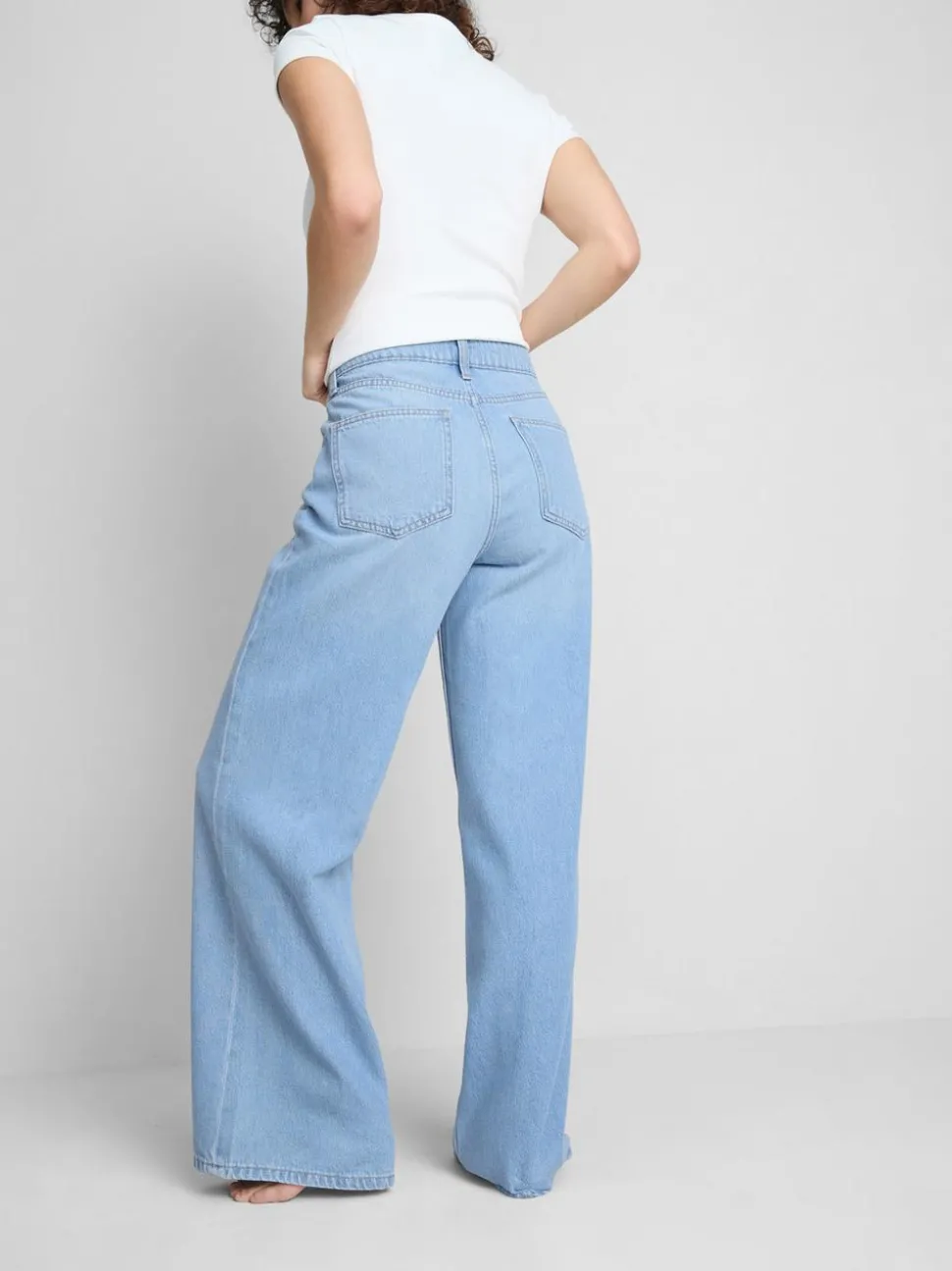 Weite Baumwoll-Jeans mit mittlerer Leibhöhe