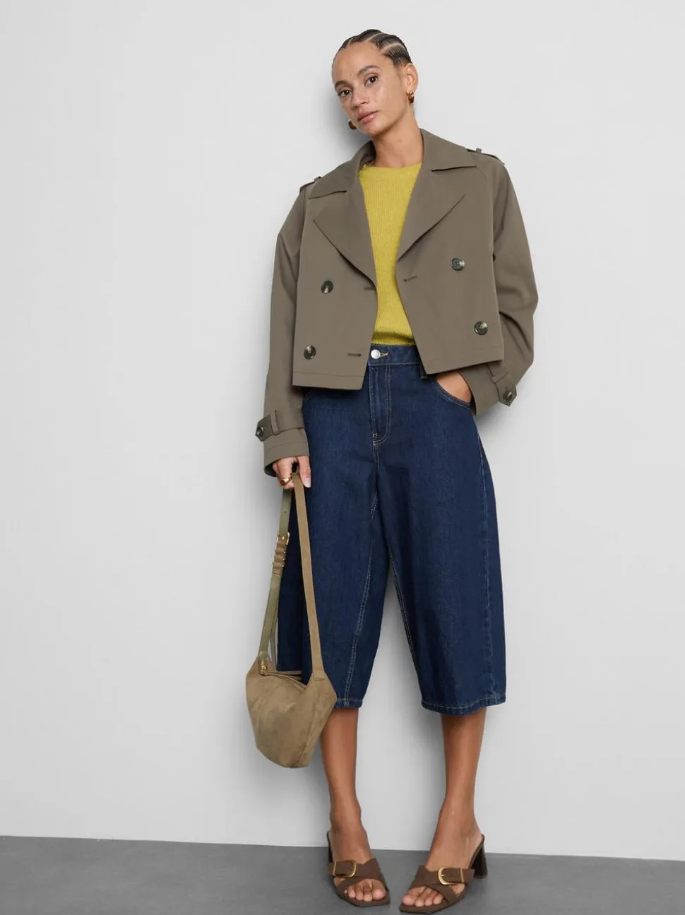 Zweireihiger, gerade geschnittener Trenchcoat