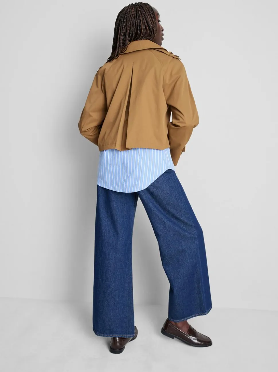 Zweireihiger, gerade geschnittener Trenchcoat